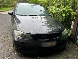 Schwarz Gebraucht 2005 BMW 320 Kombi | 1.550 €