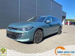 Maripositgrün metallic Neu 2025 VW Passat Elegance Kombi | 41.680 € (Guter Preis)