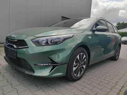 Grün Neu 2025 Kia Ceed Sportswagon Kombi | 25.700 € (Guter Preis)