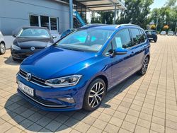 Blau Gebraucht 2018 VW Golf Sportsvan Join Van / Kleinbus | 15.399 € (Fairer Preis)