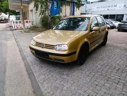 Gold Gebraucht 1998 VW Golf IV Kleinwagen | 650 € (Guter Preis)