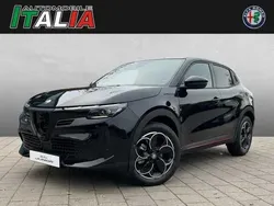 Schwarz (nero) Neu 2024 Alfa Romeo Junior Edizione Speciale Limousine | 36.999 € (Superpreis)