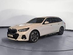 Weiß Gebraucht 2024 BMW 520 Performance Kombi | 48.250 € (Superpreis)