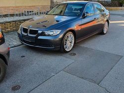 Grau Gebraucht 2006 BMW 318 Limousine | 2.700 €