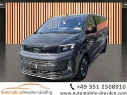 Lackierung titangrau/typ aussenverkleidung metalli Gebraucht 2024 Opel Zafira Life Edition Van | 35.980 € (Superpreis)