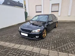 Schwarz Gebraucht 2001 Lexus IS200 Sport Line Limousine | 12.600 €