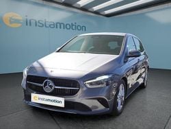 Grau Gebraucht 2024 Mercedes B200 Van / Kleinbus | 32.249 € (Guter Preis)