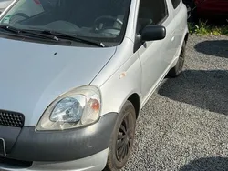Silber Gebraucht 2012 Toyota Yaris Kleinwagen | 2.000 € (Superpreis)