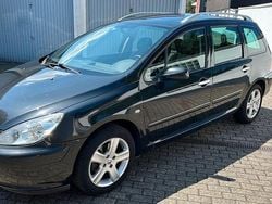 Schwarz Gebraucht 2004 Peugeot 307 Premium Kombi | 2.350 € (Fairer Preis)