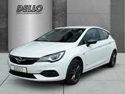 Weiss Gebraucht 2021 Opel Astra Design & Tech Limousine | 15.990 € (Etwas zu teuer)