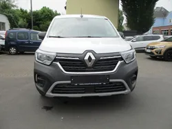 Weiß Gebraucht 2024 Renault Kangoo Rapid Advance Van / Kleinbus | 28.480 €
