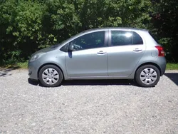 Silber Gebraucht 2006 Toyota Yaris Sol Limousine | 2.980 € (Fairer Preis)