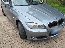 Grau Gebraucht 2010 BMW 320 Limousine | 5.500 € (Guter Preis)