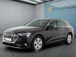 Schwarz Gebraucht 2022 Audi e-tron Advanced SUV | 44.349 € (Teuer)