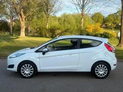 Weiß Gebraucht 2015 Ford Fiesta Trend Kleinwagen | 5.400 € (Fairer Preis)