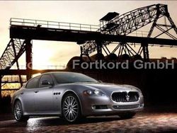 Grigio metallic Gebraucht 2011 Maserati Quattroporte Limousine | 31.690 € (Teuer)