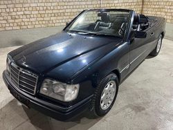 Schwarz Gebraucht 1997 Mercedes E200 Sportline Cabrio | 21.990 €