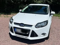 Weiß Gebraucht 2014 Ford Focus Titanium Kombi | 7.100 € (Fairer Preis)