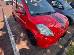 Rot Gebraucht 2006 Daihatsu Sirion Kleinwagen | 1.200 €