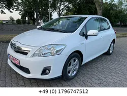 Weiß Gebraucht 2012 Toyota Auris Hybrid Life Limousine | 5.800 € (Fairer Preis)