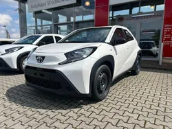 Weiß Gebraucht 2022 Toyota Aygo Business Edition Kleinwagen | 16.490 € (Etwas zu teuer)