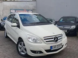 Weiß Gebraucht 2010 Mercedes B180 Van / Kleinbus | 3.300 € (Guter Preis)