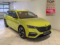 Grün Gebraucht 2024 Skoda Octavia RS Kombi | 30.999 € (Guter Preis)