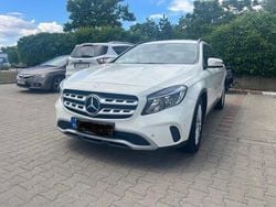 Weiß Gebraucht 2017 Mercedes GLA220 SUV | 16.499 € (Fairer Preis)