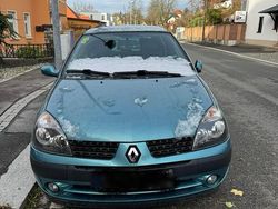 Blau Gebraucht 2003 Renault Clio II Kleinwagen | 2.000 €