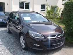 Braun Gebraucht 2015 Opel Astra Kombi | 5.300 € (Fairer Preis)