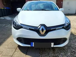 Weiß Gebraucht 2014 Renault Clio IV Expression Limousine | 7.500 € (Teuer)