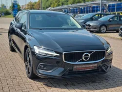 Onyx black Gebraucht 2022 Volvo V60 Momentum Kombi | 27.990 € (Superpreis)