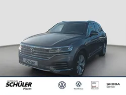 Grau siliziumgrau metallic metallic Gebraucht 2020 VW Touareg Elegance SUV | 42.745 € (Superpreis)