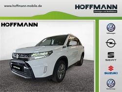Weiß (pearl white metallic) Neu 2025 Suzuki Vitara Comfort SUV | 25.100 € (Guter Preis)
