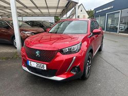 Rot Gebraucht 2021 Peugeot e-2008 Allure SUV | 16.590 € (Fairer Preis)