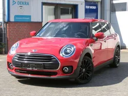 Rot Gebraucht 2020 Mini One Clubman Chili Kombi | 20.490 € (Etwas zu teuer)