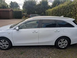 Weiß Gebraucht 2022 Kia Ceed Sportswagon Vision Kombi | 19.500 € (Guter Preis)