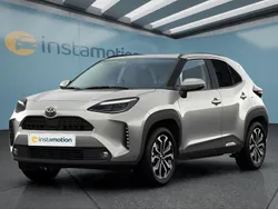 Silber Neu 2025 Toyota Yaris Cross SUV | 30.799 € (Fairer Preis)