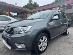 Grau Gebraucht 2018 Dacia Sandero Celebration Kleinwagen | 7.900 € (Guter Preis)