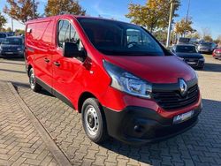 Rot Gebraucht 2018 Renault Trafic Van / Kleinbus | 14.450 € (Fairer Preis)