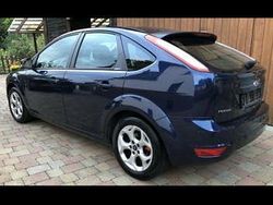 Blau Gebraucht 2010 Ford Focus Viva Limousine | 3.200 € (Fairer Preis)