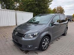 Grau Gebraucht 2012 VW Touran Comfortline Van / Kleinbus | 6.499 € (Fairer Preis)