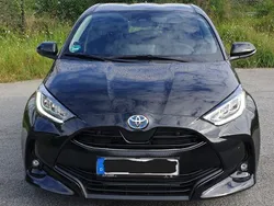 Schwarz Gebraucht 2021 Toyota Yaris Hybrid Team Limousine | 21.550 € (Etwas zu teuer)