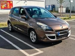 Braun Gebraucht 2011 Renault Scénic III Dynamique Van / Kleinbus | 3.999 € (Superpreis)