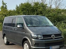 Grau Gebraucht 2017 VW T6 Van | 33.400 € (Teuer)