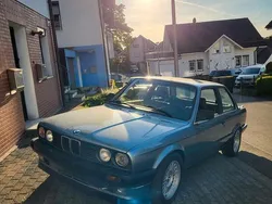 Blau Gebraucht 2025 BMW 325 Coupé | 10.500 €