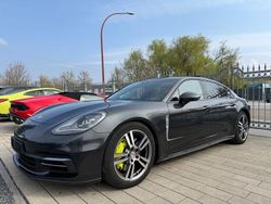 Grau Gebraucht 2017 Porsche Panamera 4 Chrono Limousine | 49.900 € (Etwas zu teuer)