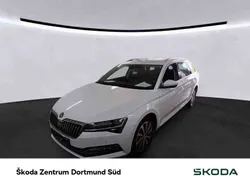 Weiß Gebraucht 2022 Skoda Superb Style Kombi | 23.444 € (Guter Preis)