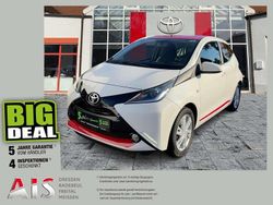 Weiß Gebraucht 2015 Toyota Aygo X-play Kleinwagen | 10.690 € (Fairer Preis)