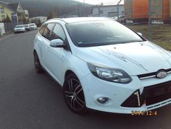 Grau Gebraucht 2014 Ford Focus Titanium Limousine | 4.500 € (Superpreis)
